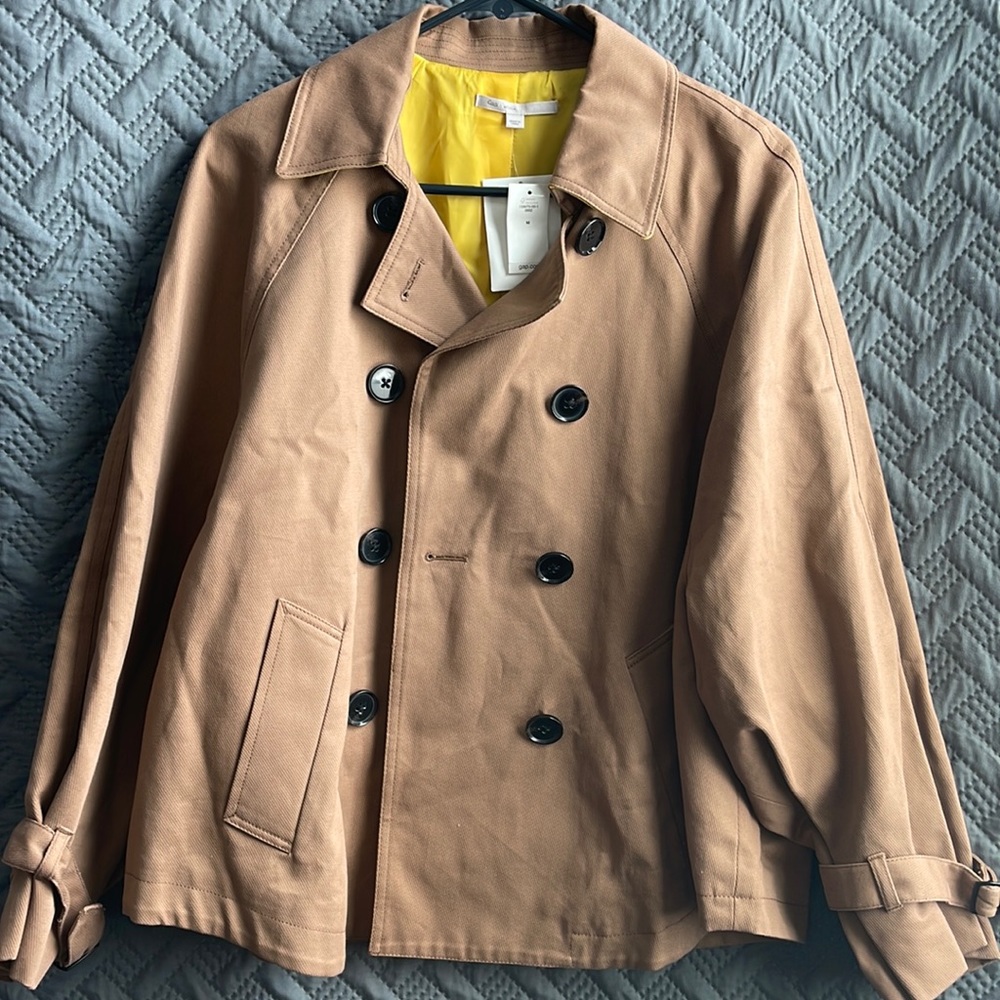 GAP TRENCH COAT